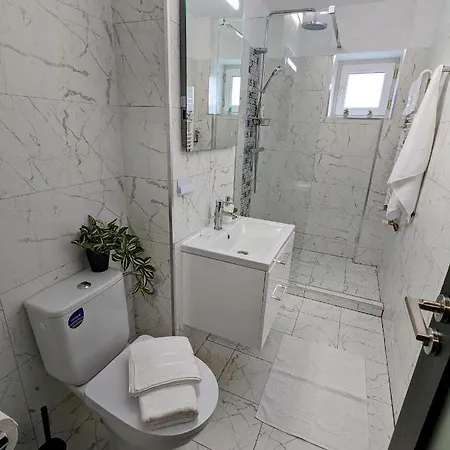 Sebastian Studio Apartment Bucarest Esterno foto