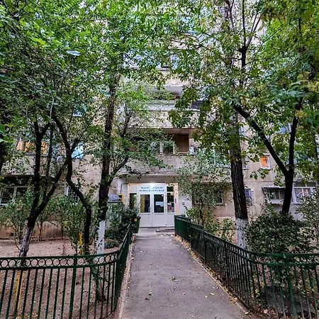 Sebastian Studio Apartment Bucarest Esterno foto